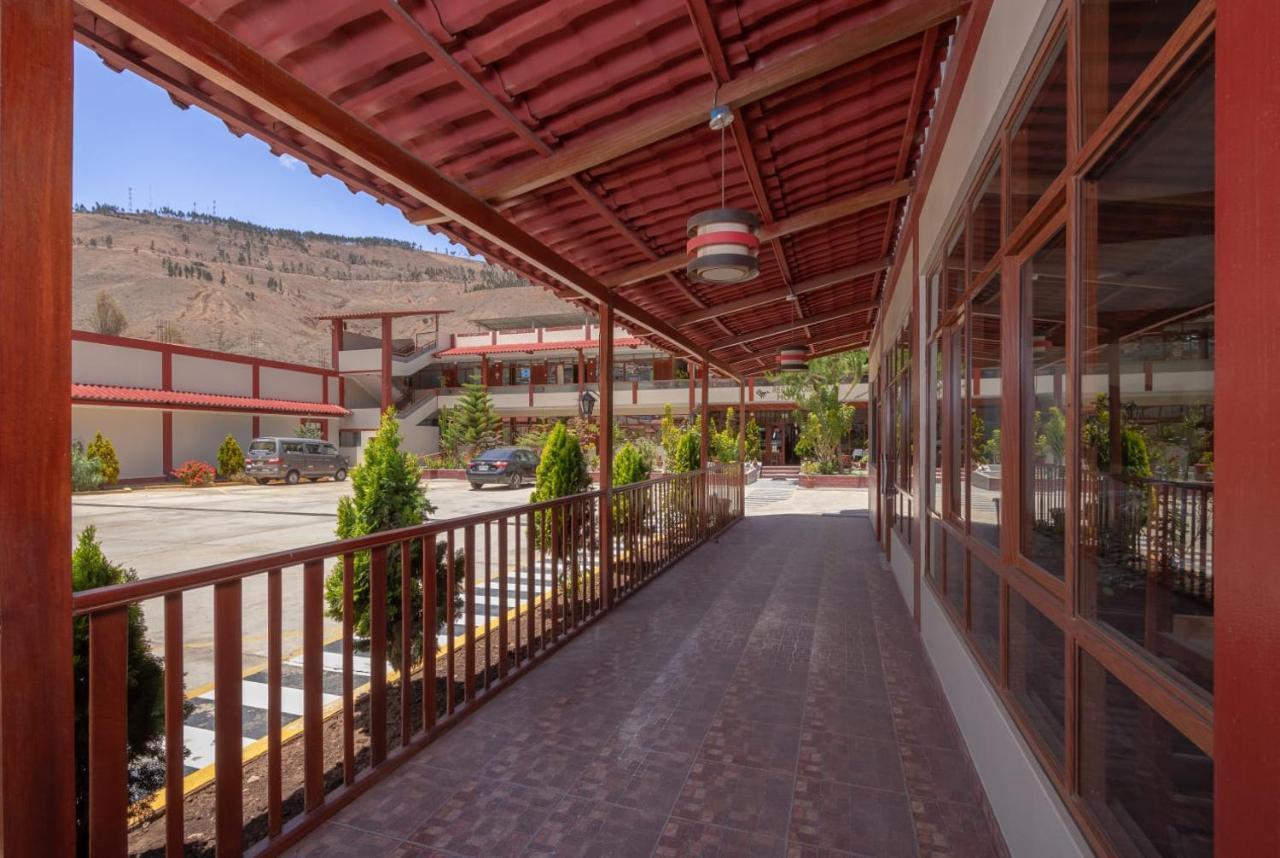 Hotel El Vuelo Del Condor Tarma Exteriör bild